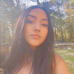 Meet your Posher, Adriana